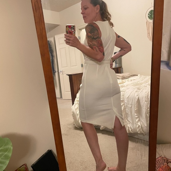 Beautifully tailored pencil dress in Ivory - Picture 6 of 10